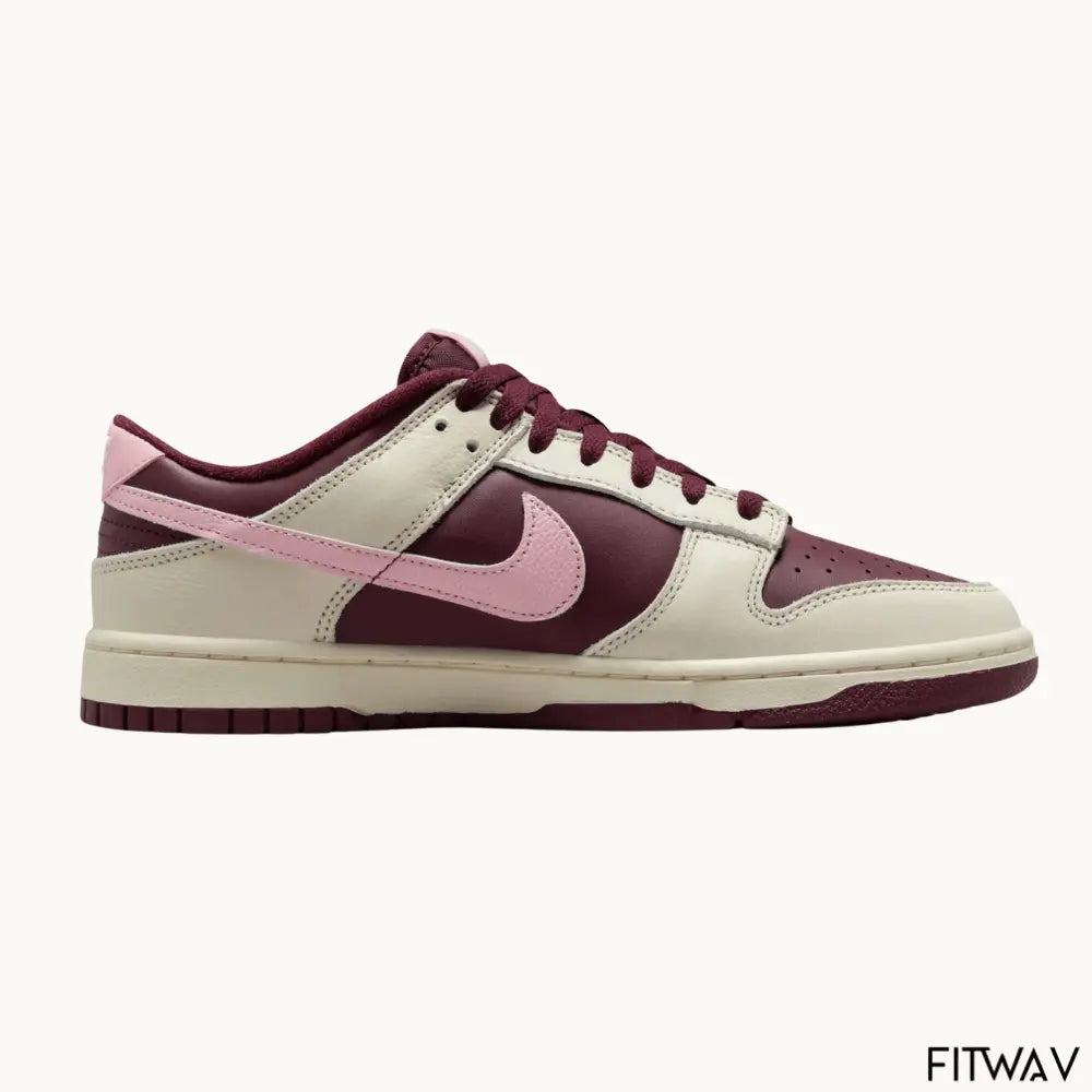 Combinação marcante de marrom e rosa em couro premium com conforto leve e estilo retrô.