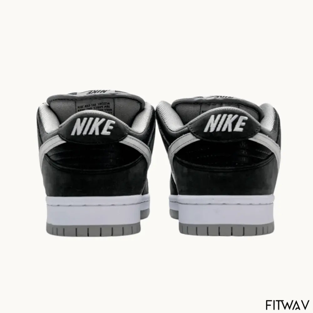 O Nike SB Dunk low pro fog shadow traz estilo autêntico e versatilidade unissex. Cabedal em camurça e couro, ideal para o dia a dia ou para o skate.