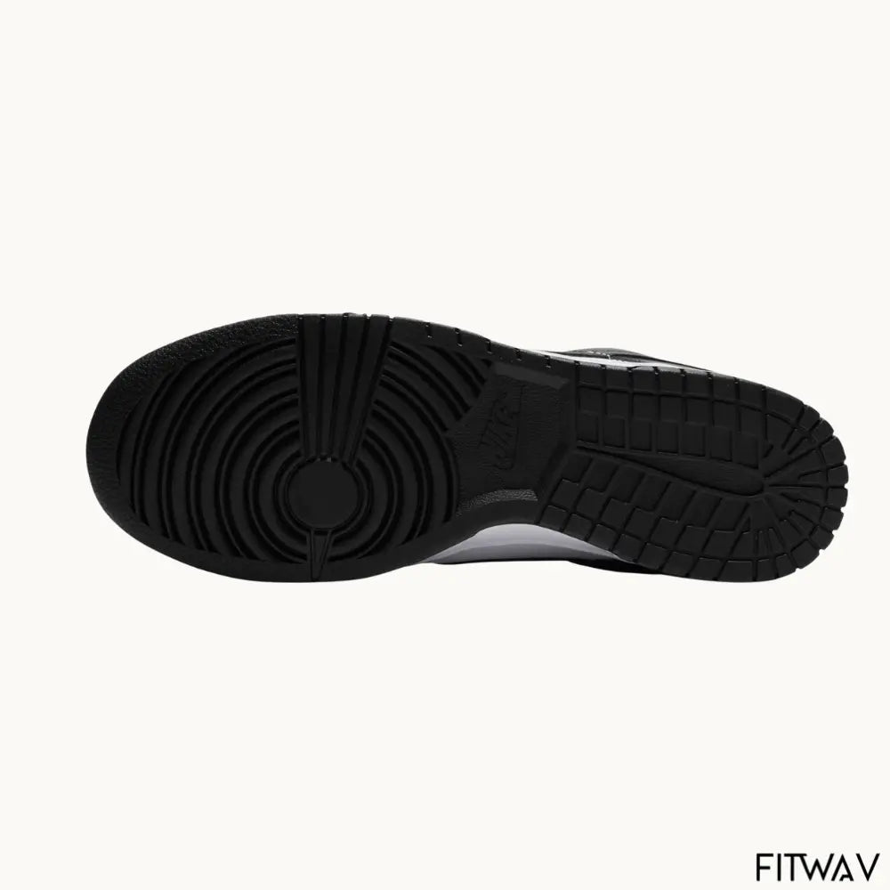 Tênis NK Dunk Low Retro Panda nas cores preto e branco com design clássico e sola em borracha – FitWav